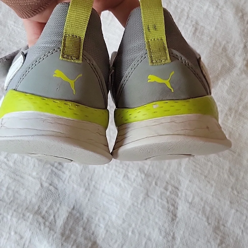 Puma Runners Velcro Boys US1 - Picture 3 of 4